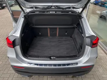 GLA 250 4M AMG Line Premium Night AHK Fahrerass