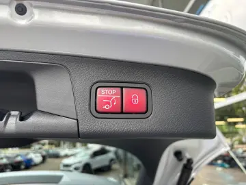 GLA 250 4M AMG Line Premium Night AHK Fahrerass