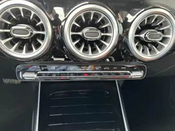 GLA 250 4M AMG Line Premium Night AHK Fahrerass