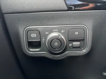 GLA 250 4M AMG Line Premium Night AHK Fahrerass