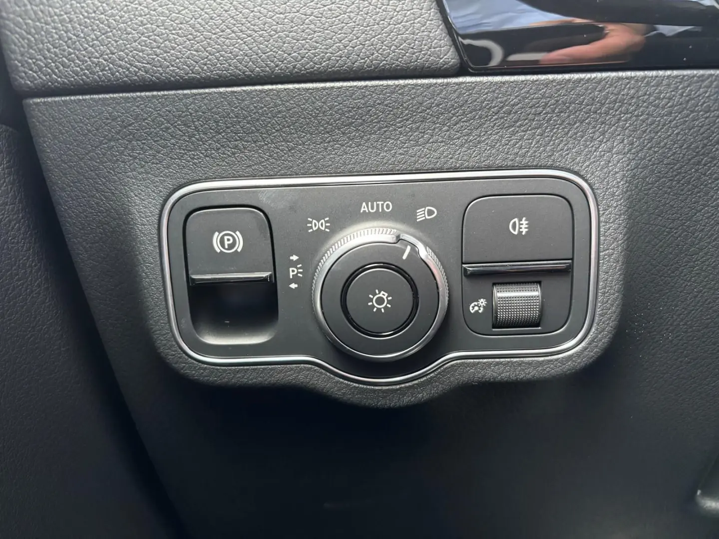 GLA 250 4M AMG Line Premium Night AHK Fahrerass