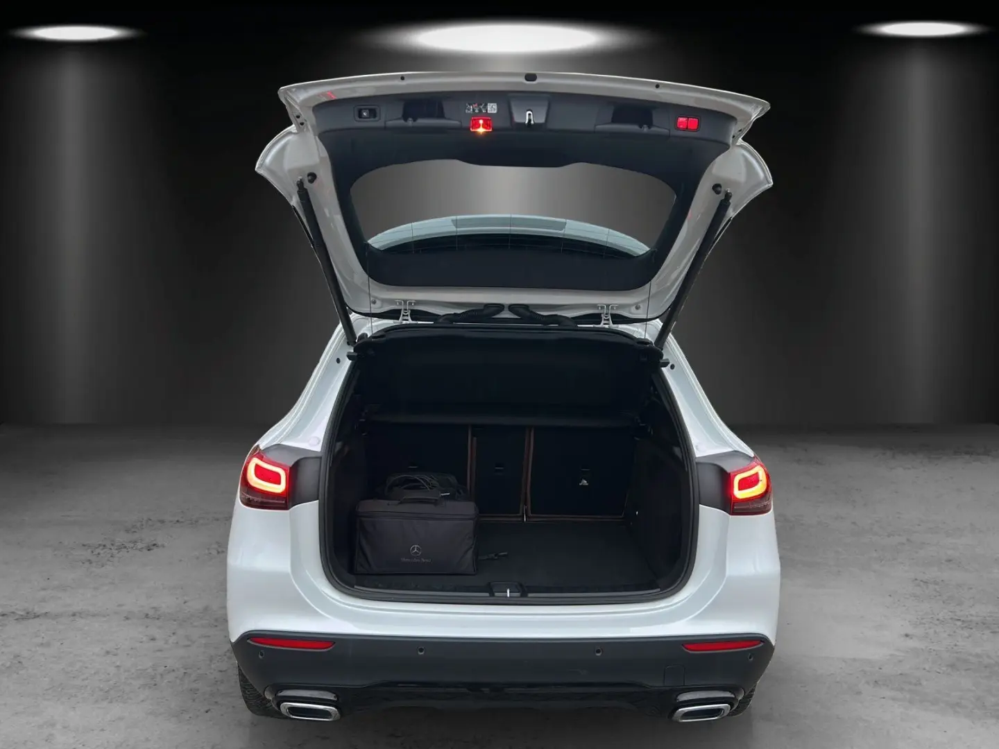 GLA250e Night DISTR Pano AHK KeyGo LED 22kw Hifi