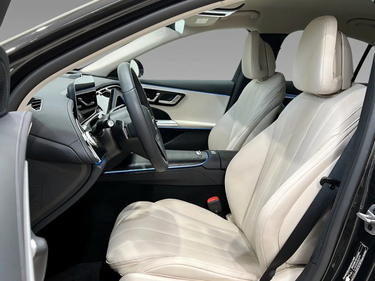 E 450 d 4M AVANTGARDE DISTR Superscreen Memo 360