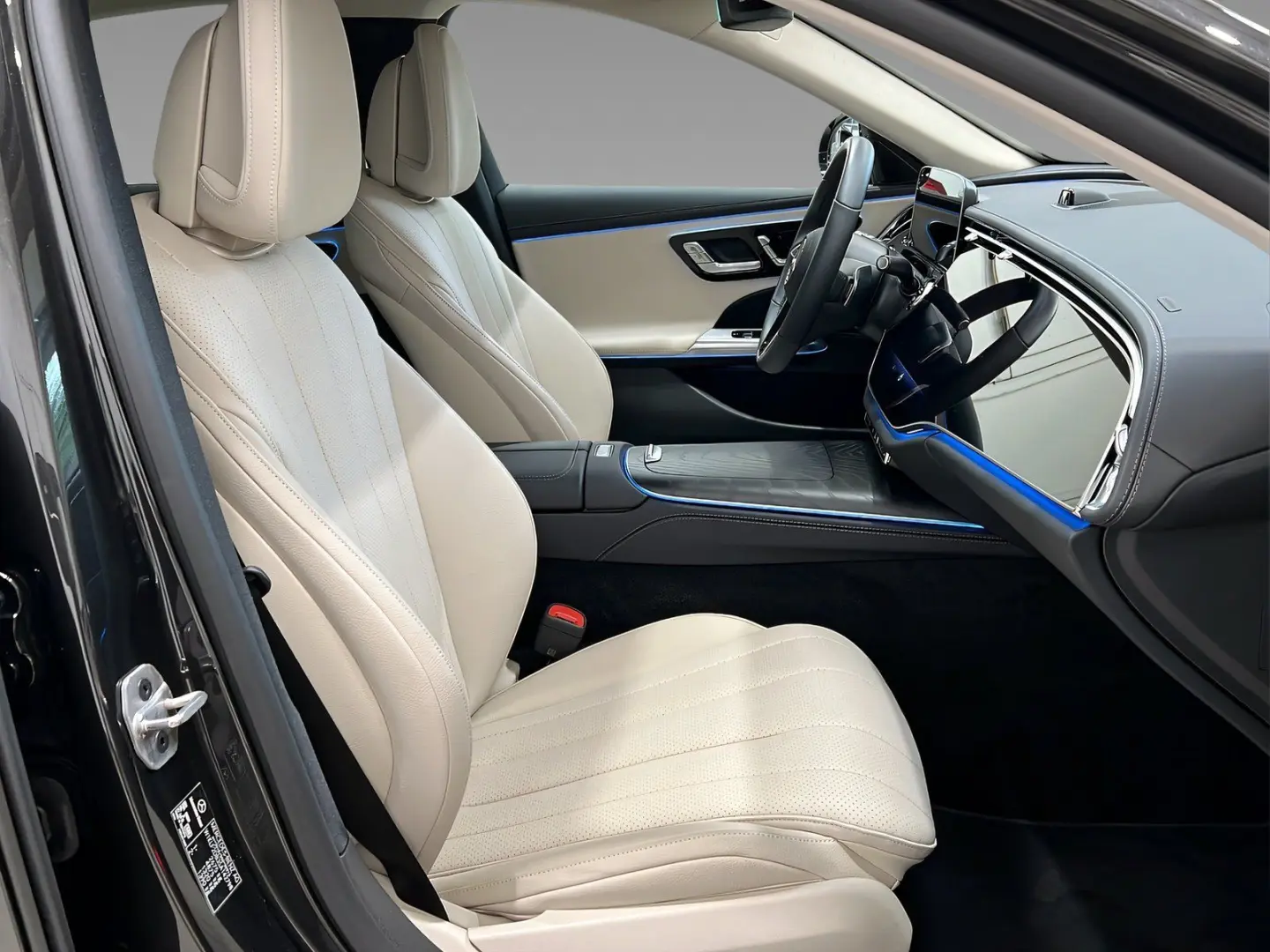 E 450 d 4M AVANTGARDE DISTR Superscreen Memo 360