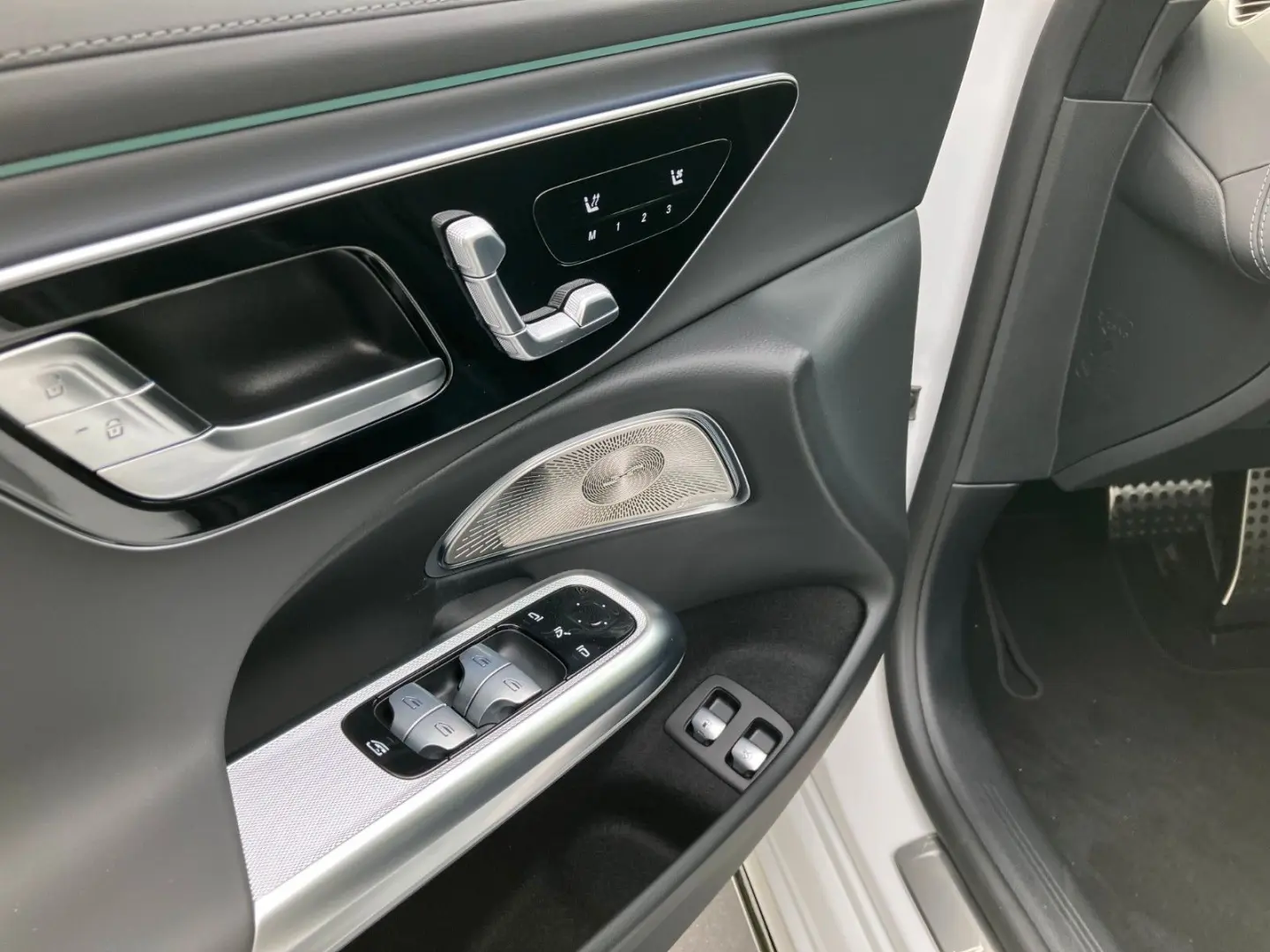 E 400 e 4Matic AMG Line MBUX CAM LEDER BURM 4D