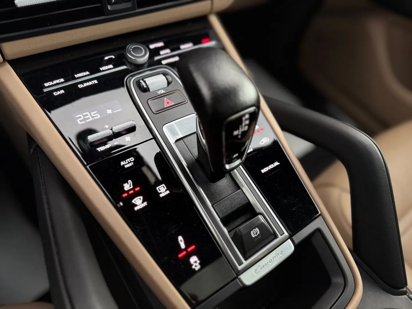 Porsche Cayenne Hybrid Platinum Edition