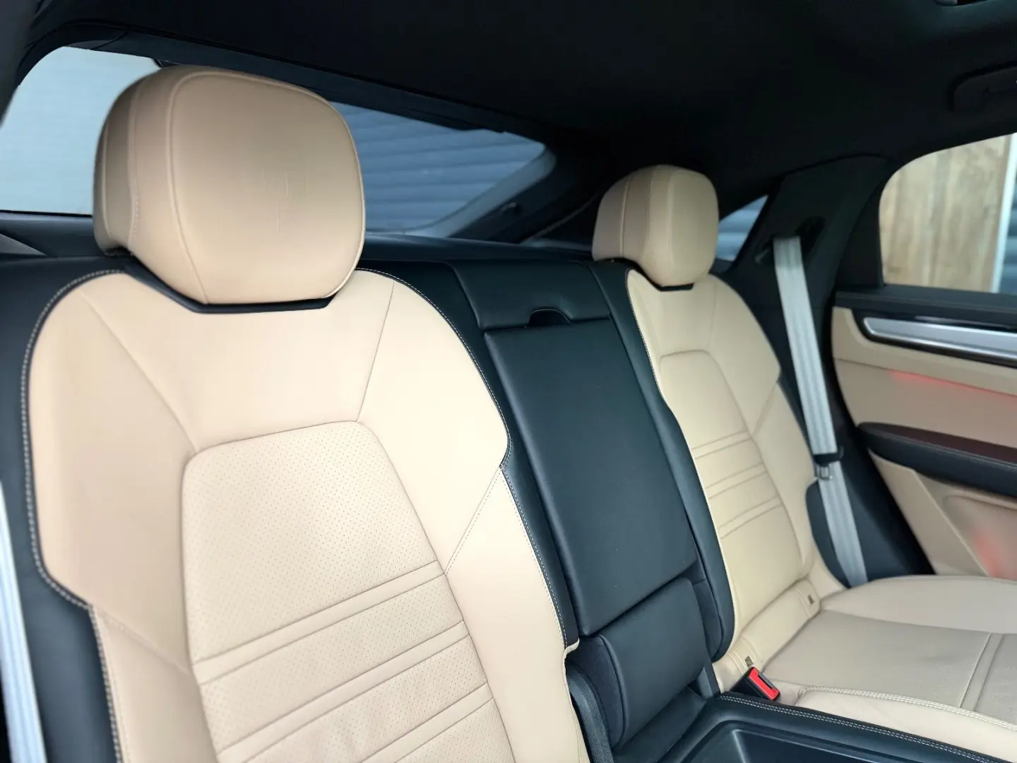 Porsche Cayenne Hybrid Platinum Edition