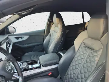 Q8 55 TFSI e quattro S line Navi Matrix Alu AHK