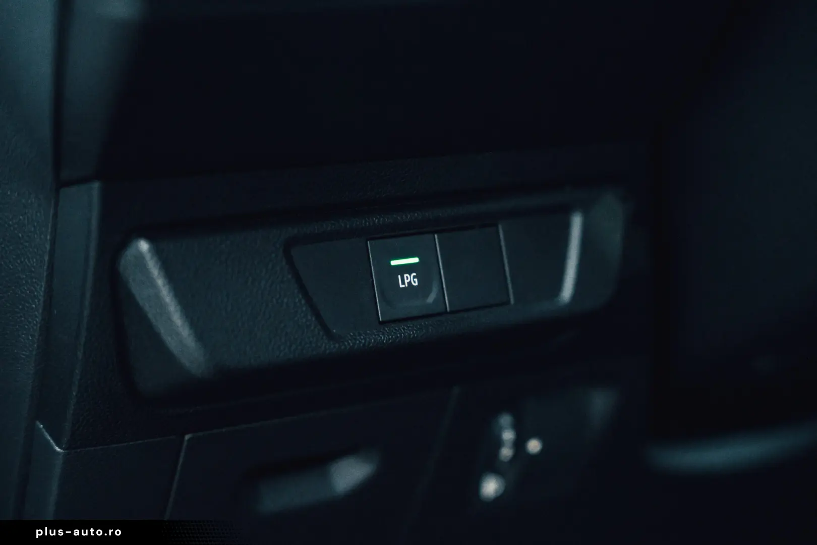 Dacia Logan Benzina   GPL 90CP