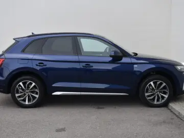 AUDI Q5 40 TDI quattro S line