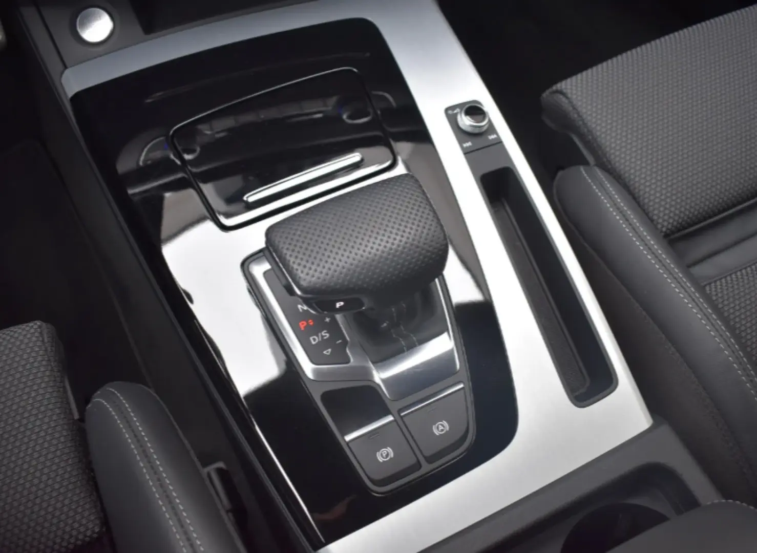 AUDI Q5 40 TDI quattro S line