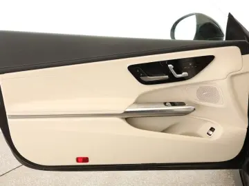 CLE 300 4M AMG Sport DIGITAL LIGHT Pano Leder be