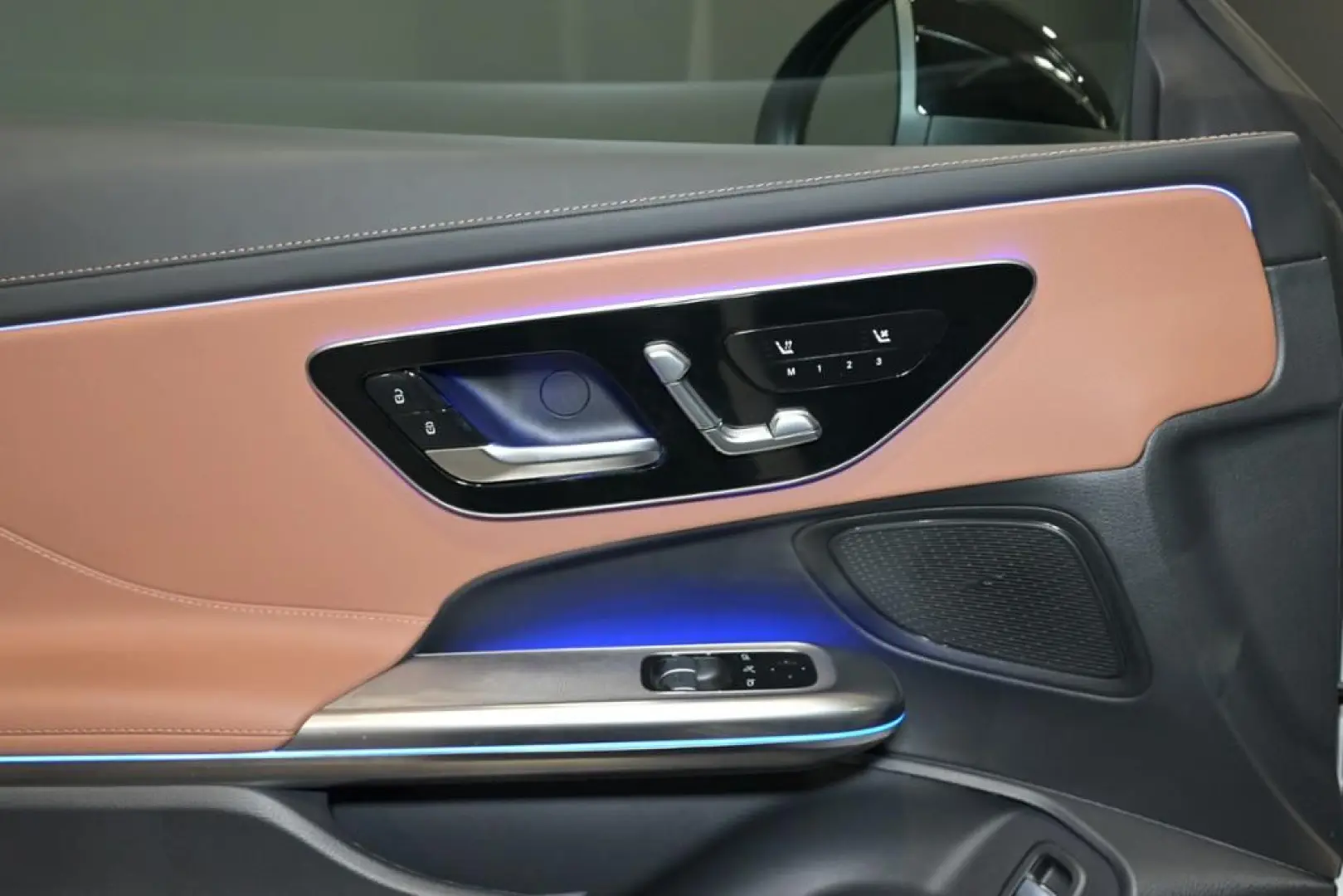 CLE 300 4M Coupé AMG LED TOTW NAVI MEMORY SZKL