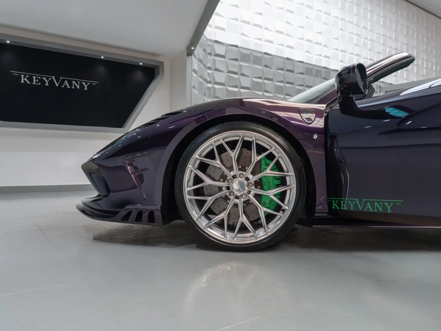 F8 SPIDER KEYVANY TAILR.MADE CARB.SEAT PAS.DISPL