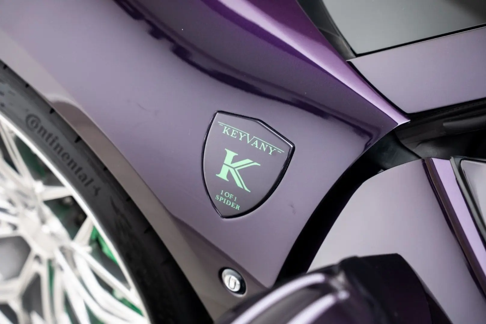 F8 SPIDER KEYVANY TAILR.MADE CARB.SEAT PAS.DISPL