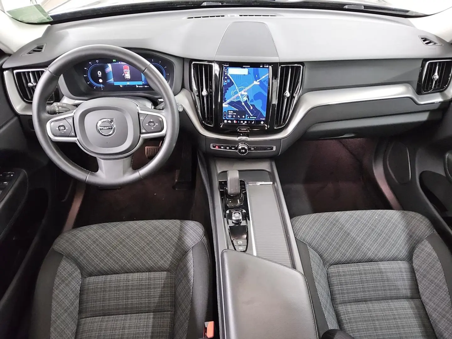 XC60 B4 Momentum Pro Navi LED PDC AHK