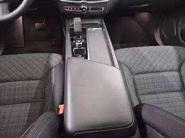 XC60 B4 Momentum Pro Navi LED PDC AHK