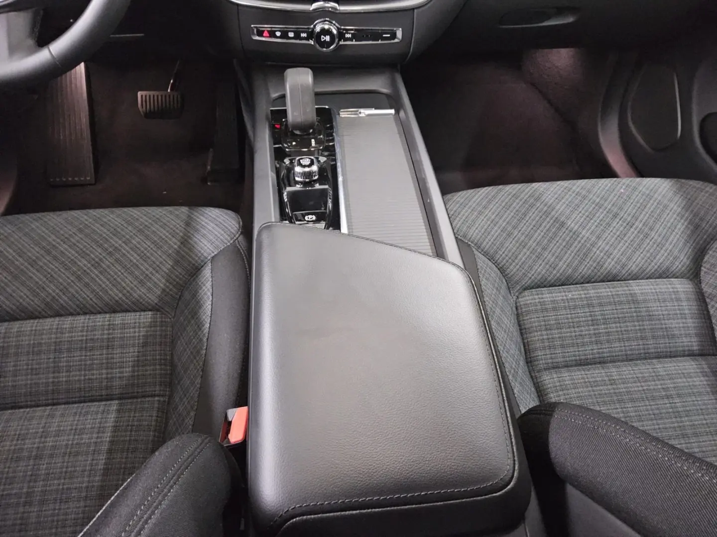 XC60 B4 Momentum Pro Navi LED PDC AHK