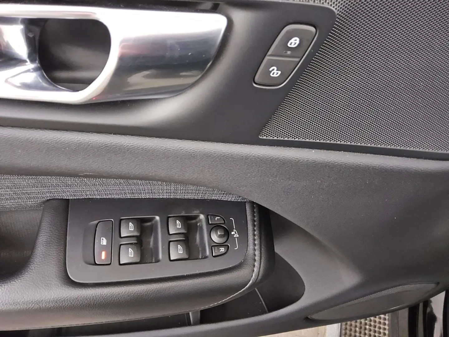 XC60 B4 Momentum Pro Navi LED PDC AHK