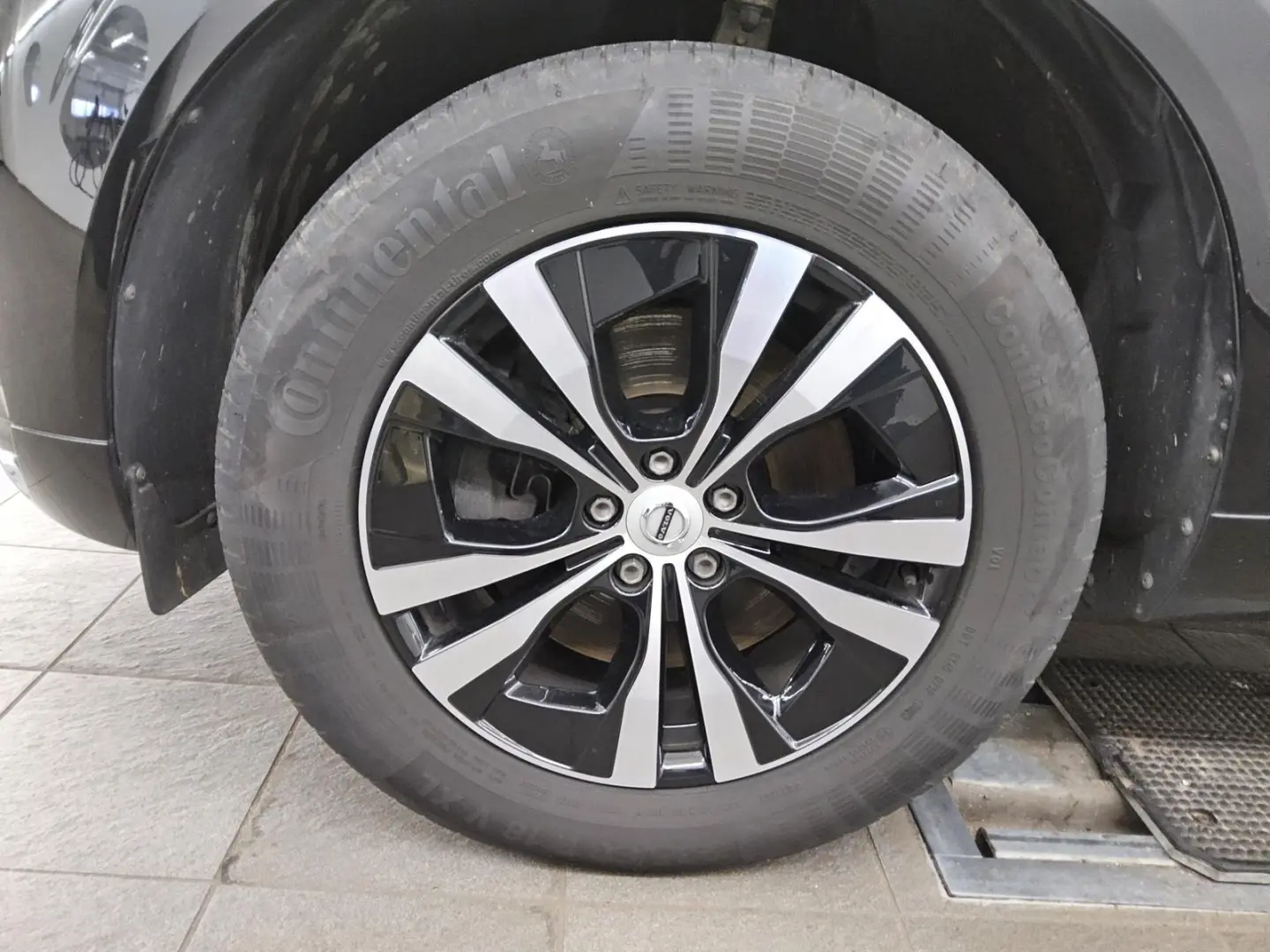 XC60 B4 Momentum Pro Navi LED PDC AHK