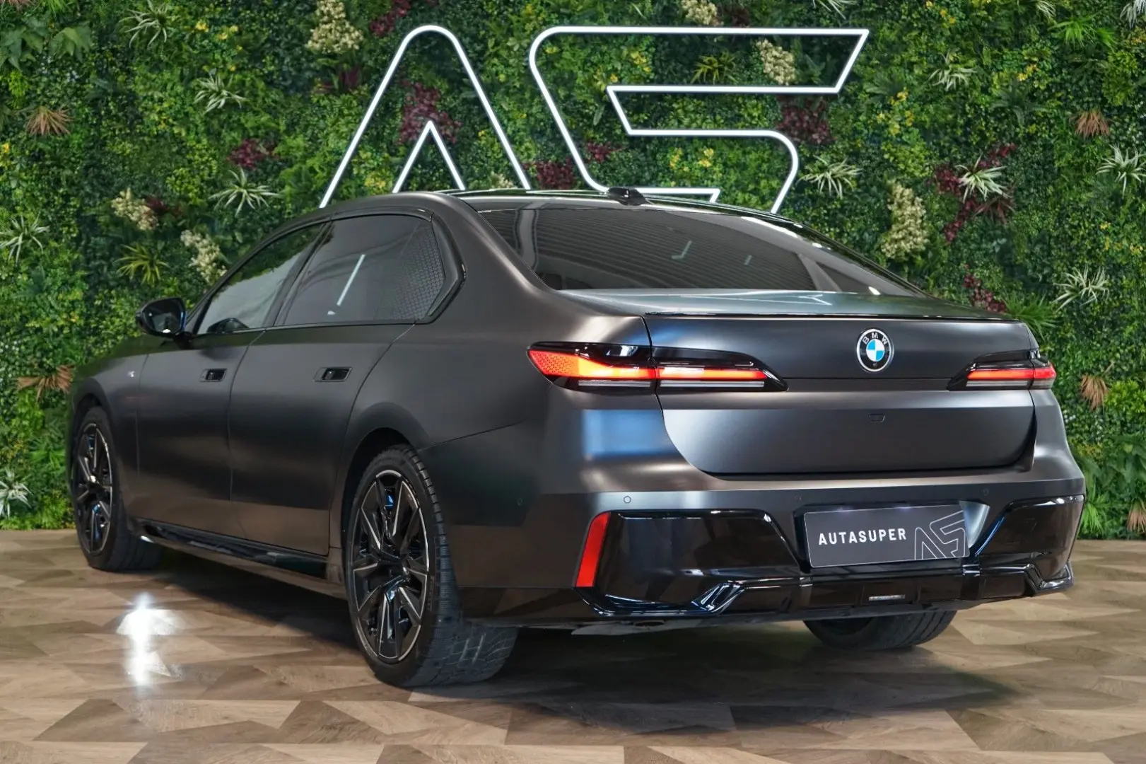 740dxDRIVE B&W INDIVIDUAL