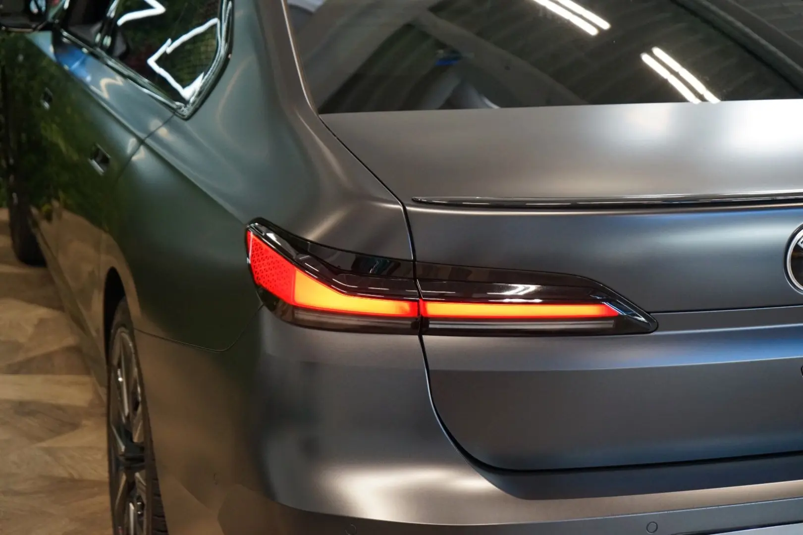 740dxDRIVE B&W INDIVIDUAL