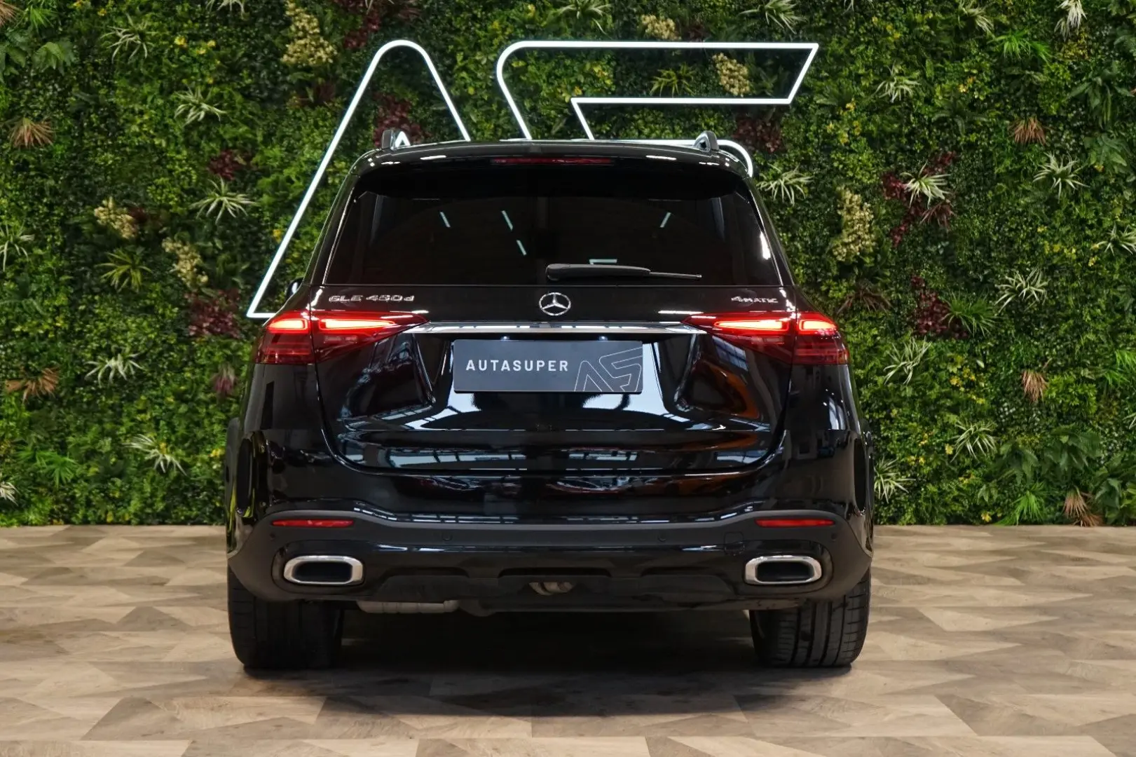 GLE 450d 4M PANO TOW 360 HUD 79.669€ NETTO