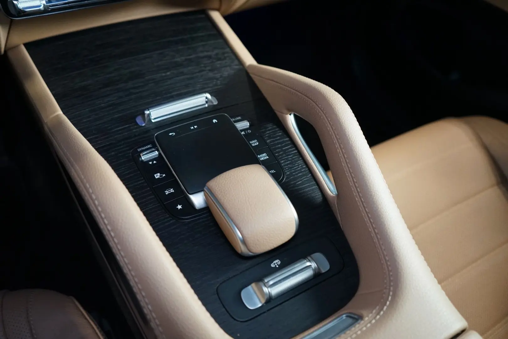 GLE 450d 4M PANO TOW 360 HUD 79.669€ NETTO