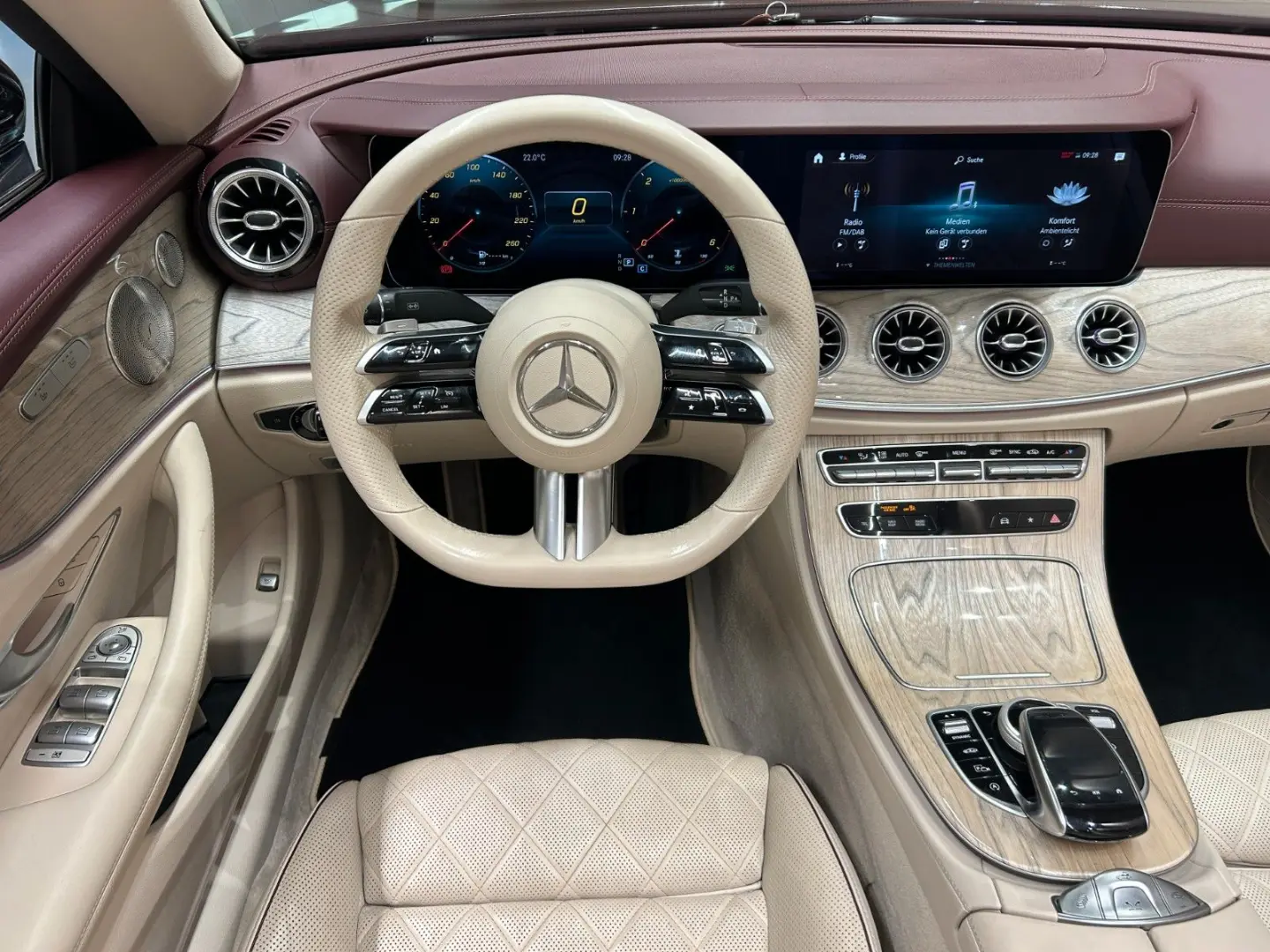 E400 d Cabrio 4M DESIGNO PAKET BURM AHK 20 AMG