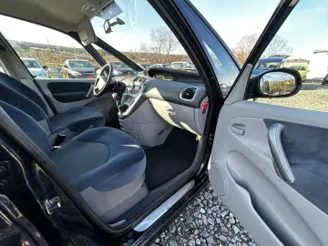 Citroën Xsara Picasso - Spațiu  Confort și Fiabilitate