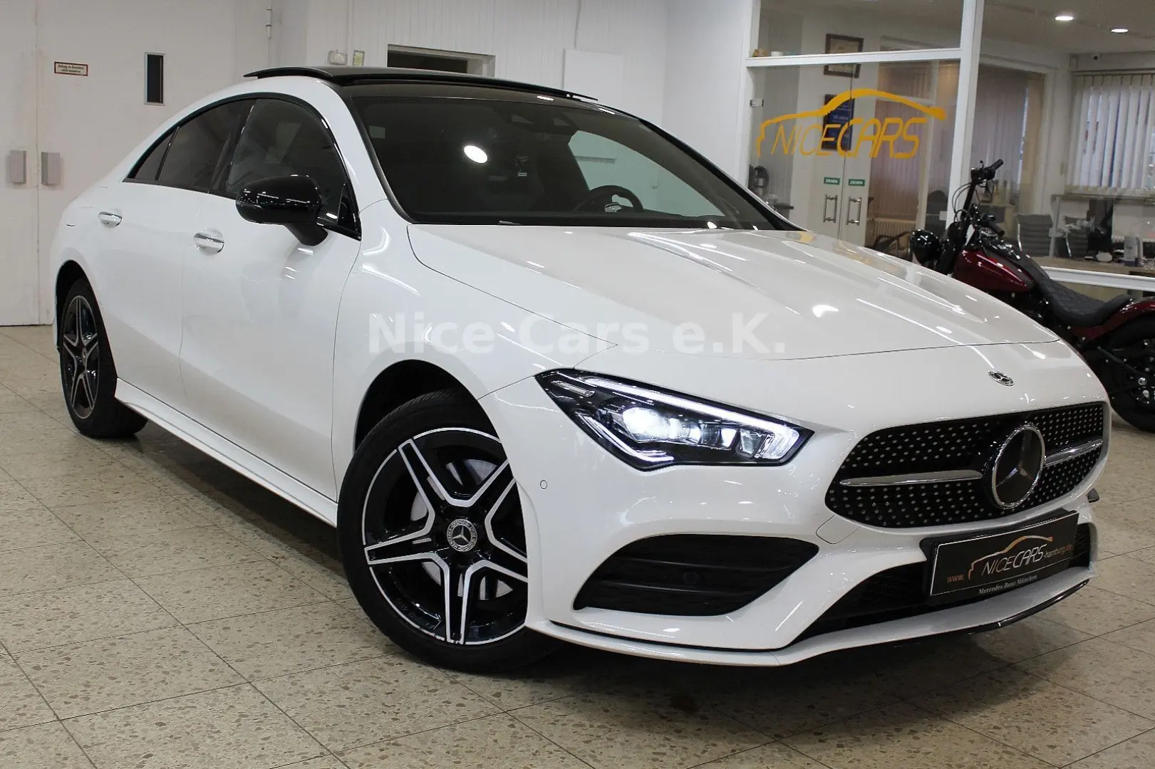 CLA 250 e AMG Line  Panorama Memory Night-Paket
