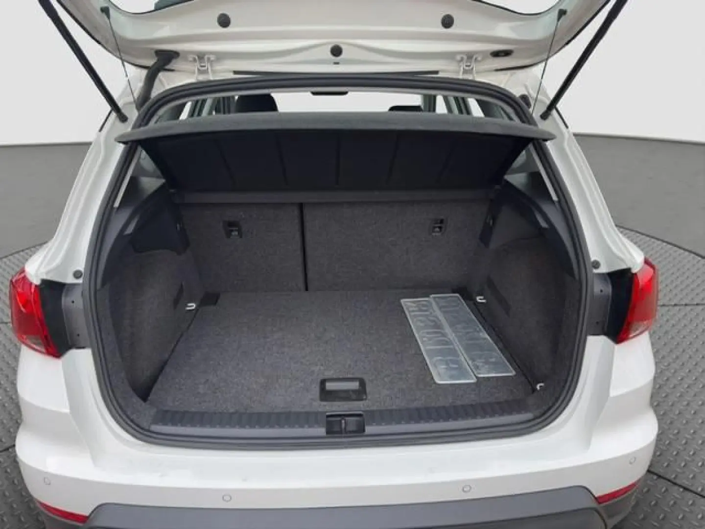 Arona 1.0 TSI DSG Style LED Sitzhzg PDC