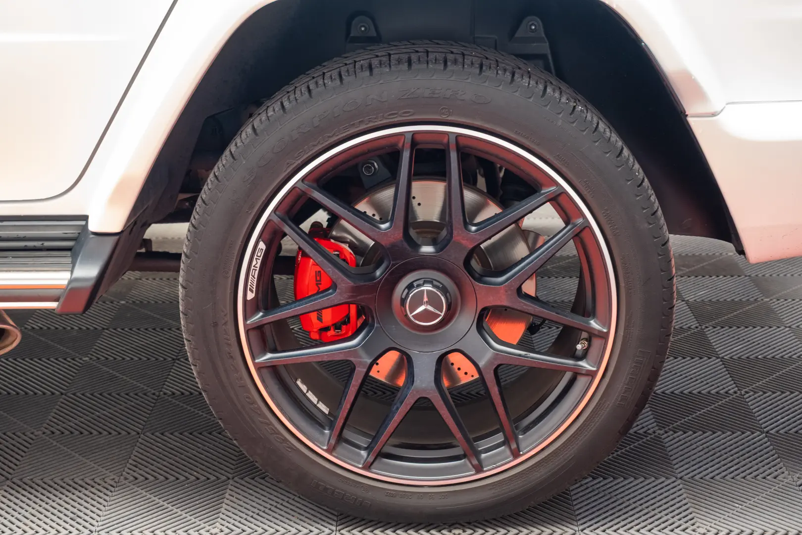 Mercedes-Benz G63 AMG