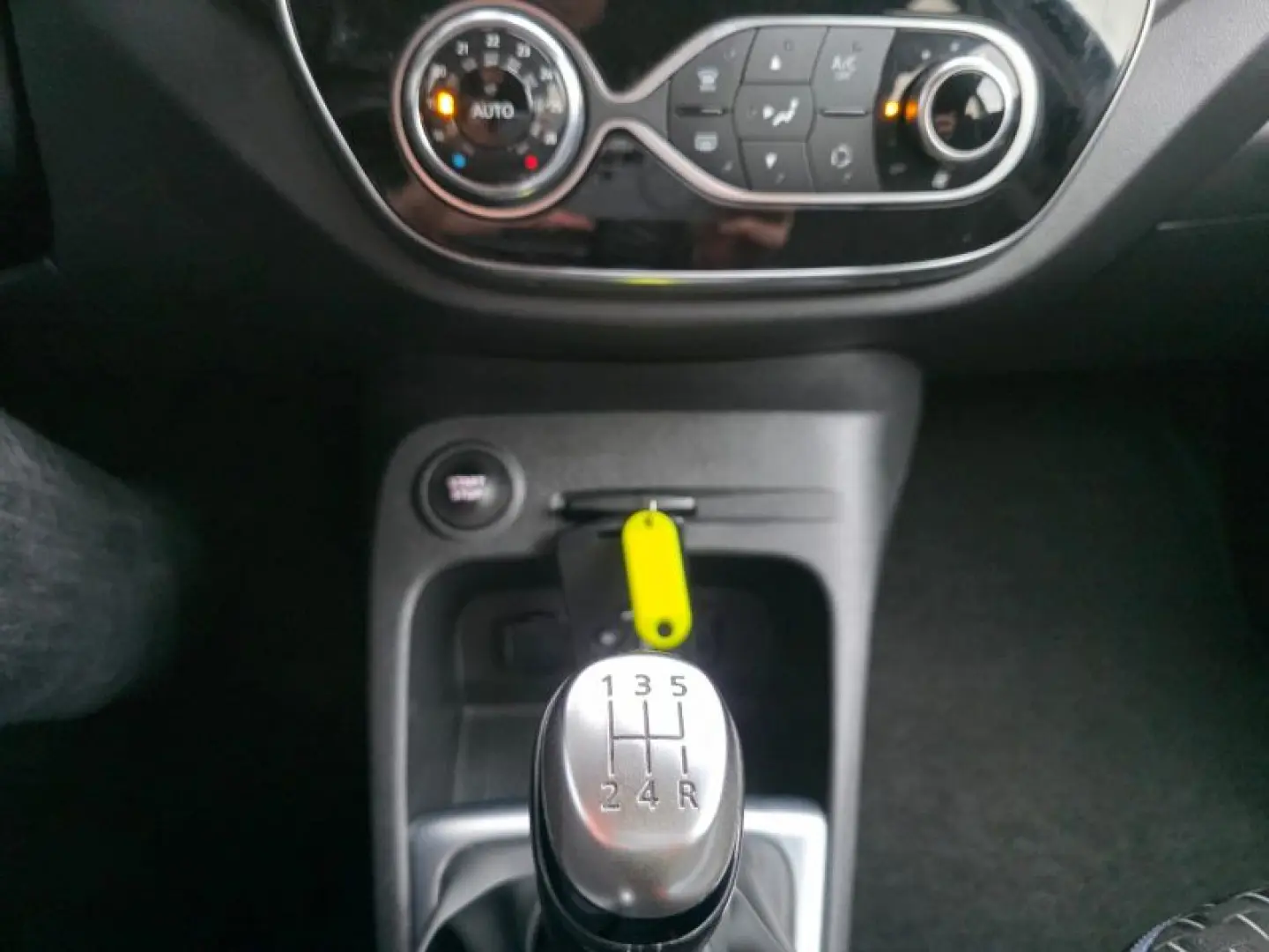 RENAULT CAPTUR TCe 90 Intens