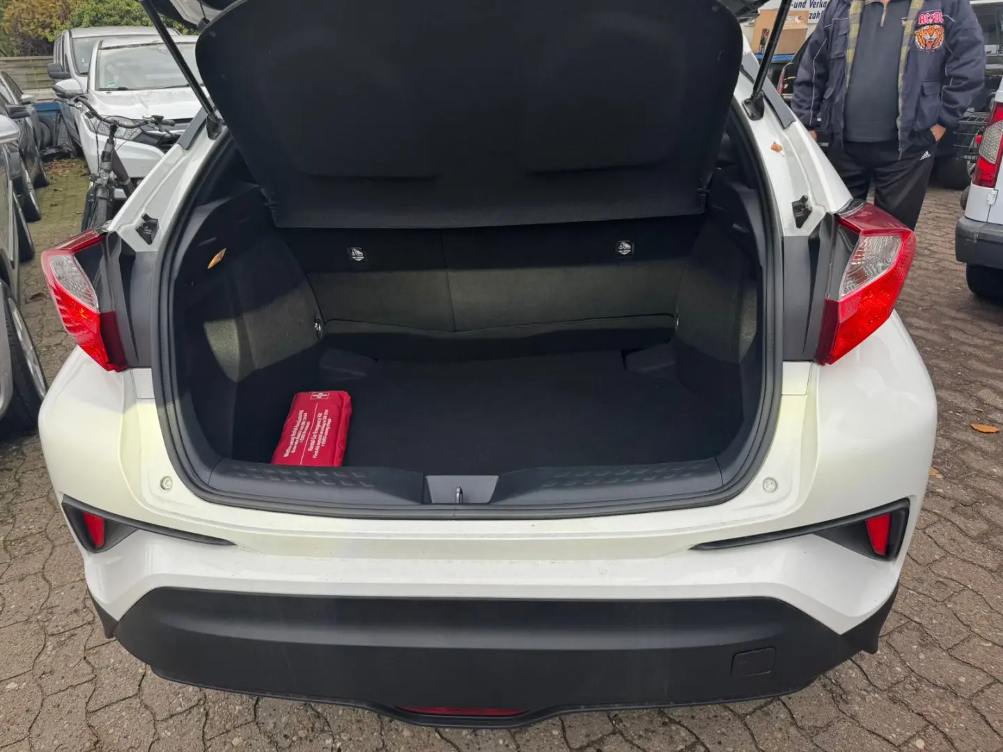 C-HR Hybrid Flow SHZ BT Kamera