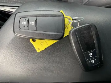 C-HR 1.8 Hybrid Team D  LED ACC Kamera Navi SHZ