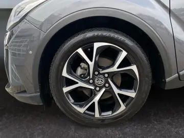 C-HR 1.8 Hybrid Team D  LED ACC Kamera Navi SHZ