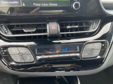 C-HR 1.8 Hybrid Team D  LED ACC Kamera Navi SHZ