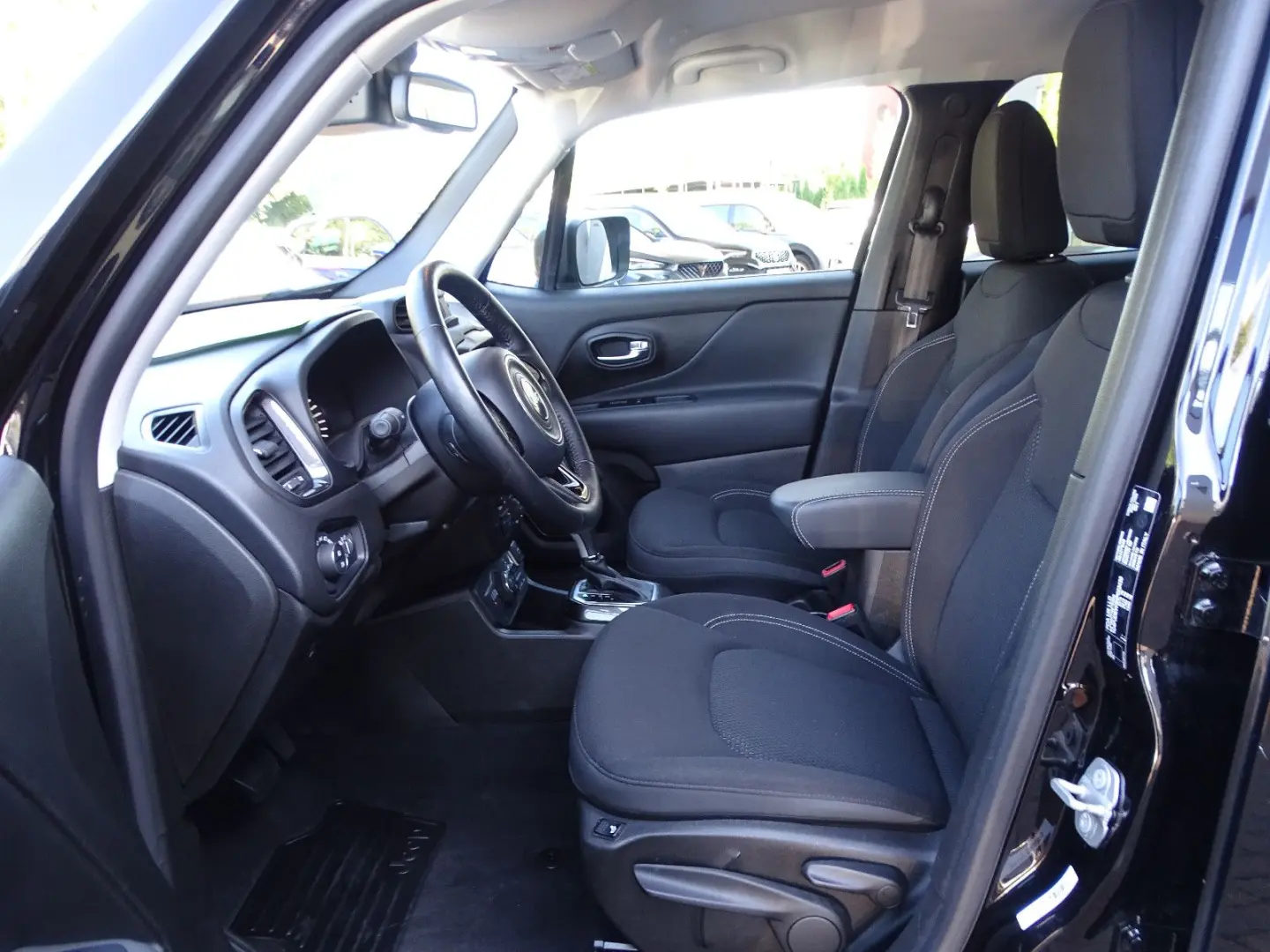 Renegade 4x4 eHybrid  SHZ LED NAVI