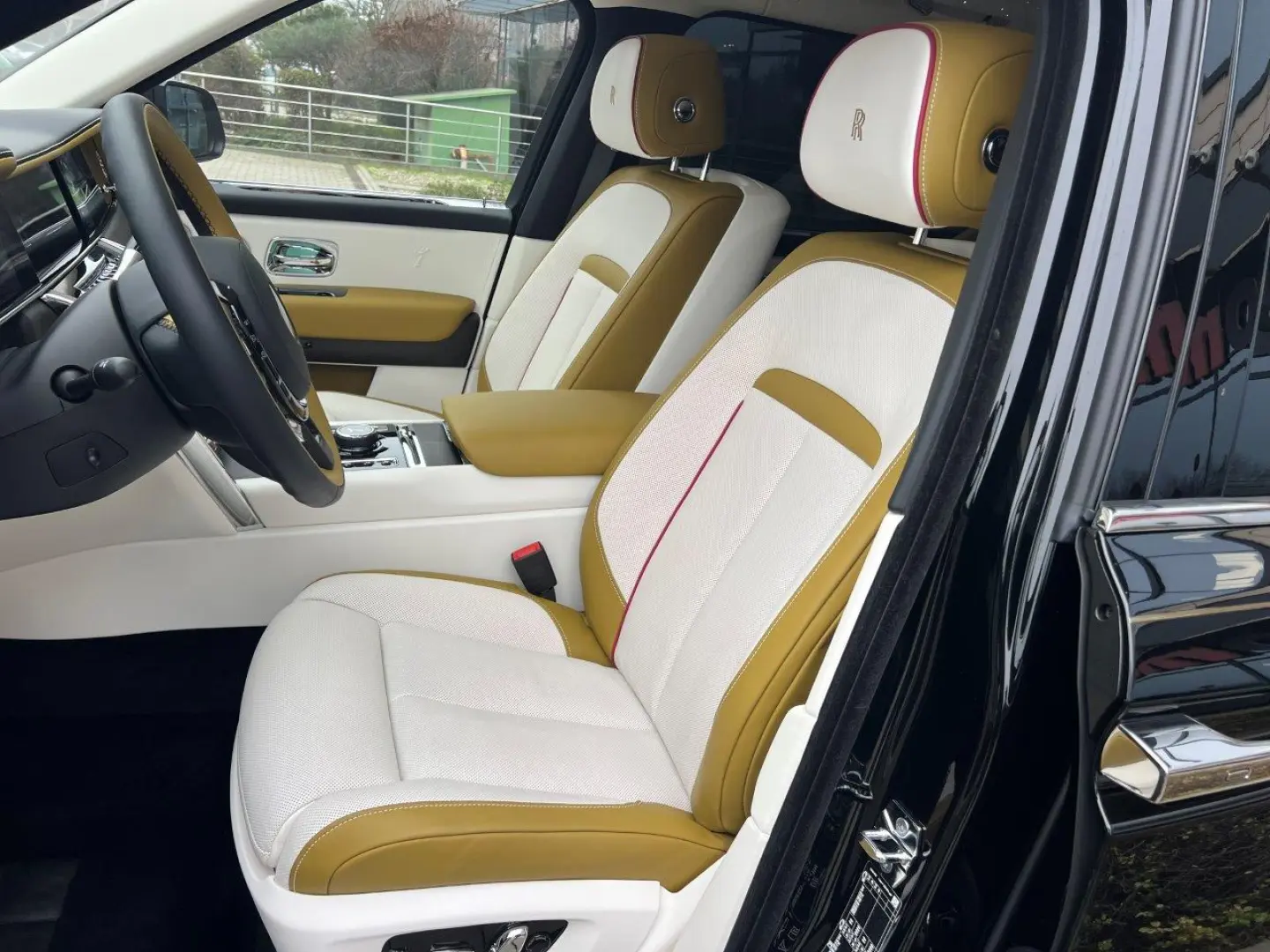 ROLLS-ROYCE CULLINAN SERIES II STARLIGHT
