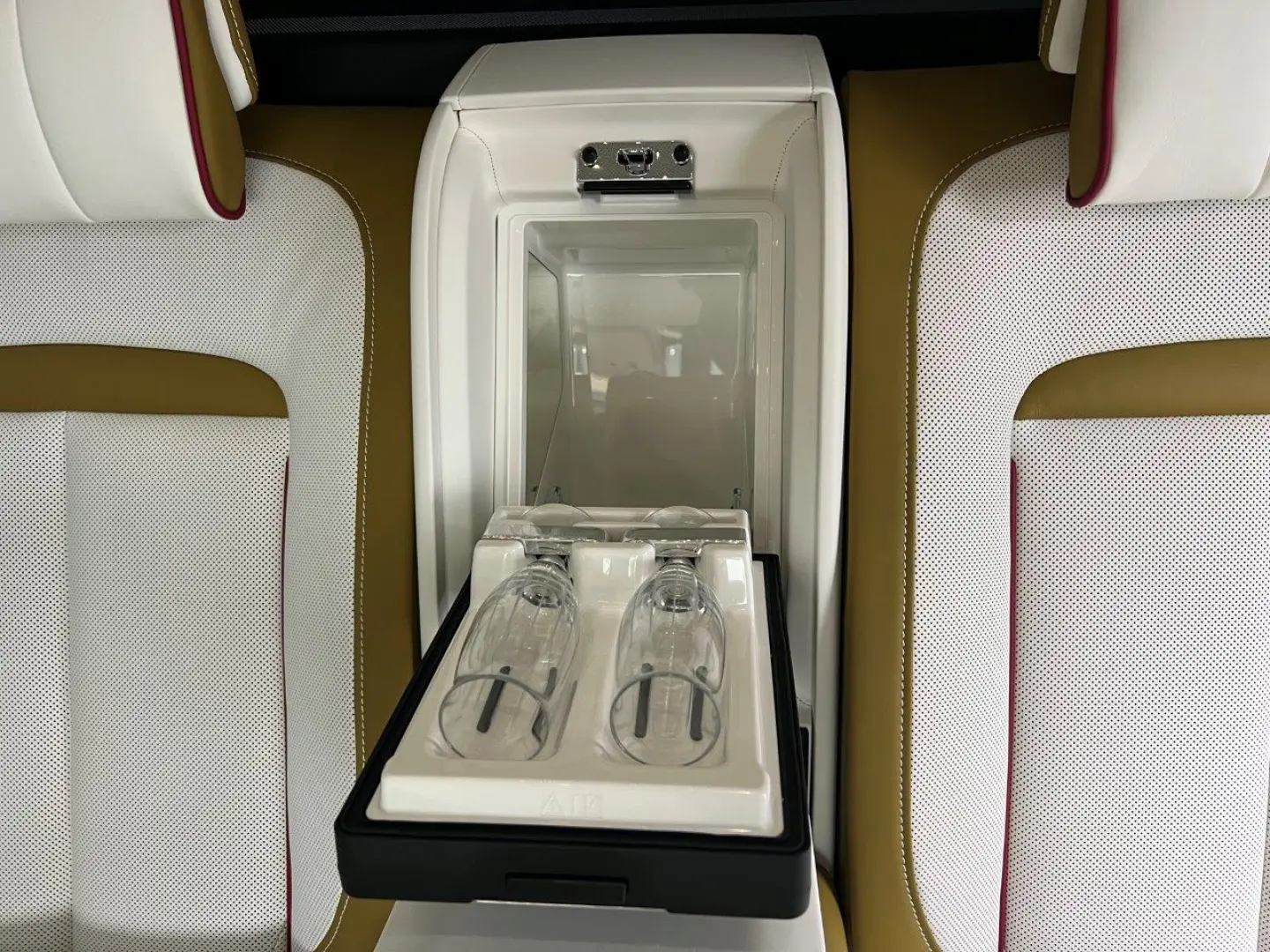 ROLLS-ROYCE CULLINAN SERIES II STARLIGHT