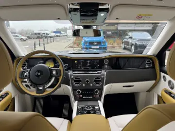 ROLLS-ROYCE CULLINAN SERIES II STARLIGHT