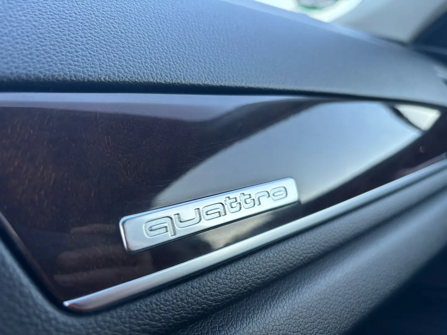 Audi Q3 4x4 2.0TDI Rate si Garantie