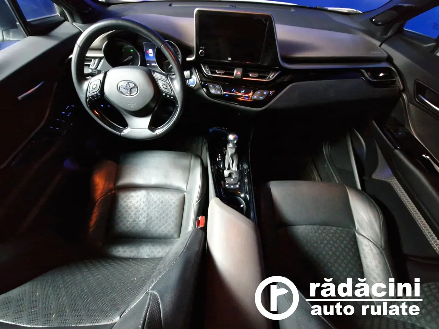 TOYOTA C-HR 2.0i HIBRID BI-TONE 152 CP