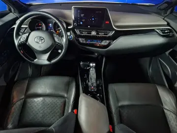 TOYOTA C-HR 2.0i HIBRID BI-TONE 152 CP