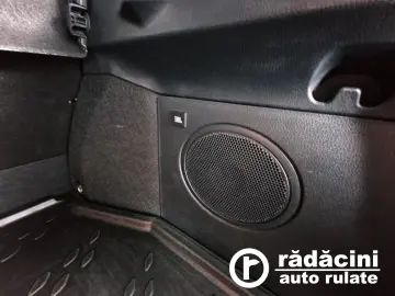 TOYOTA C-HR 2.0i HIBRID BI-TONE 152 CP