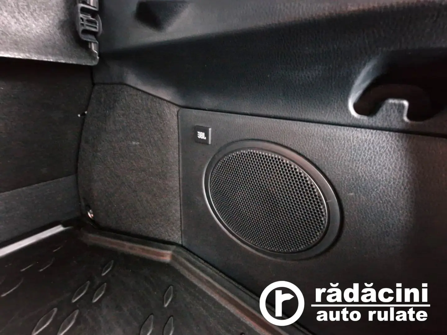 TOYOTA C-HR 2.0i HIBRID BI-TONE 152 CP