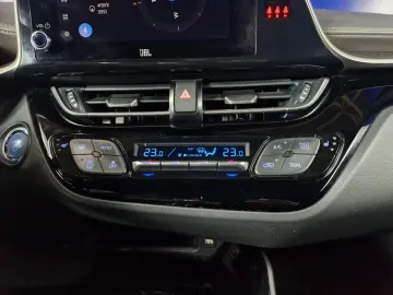 TOYOTA C-HR 2.0i HIBRID BI-TONE 152 CP