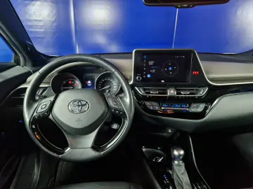TOYOTA C-HR 2.0i HIBRID BI-TONE 152 CP