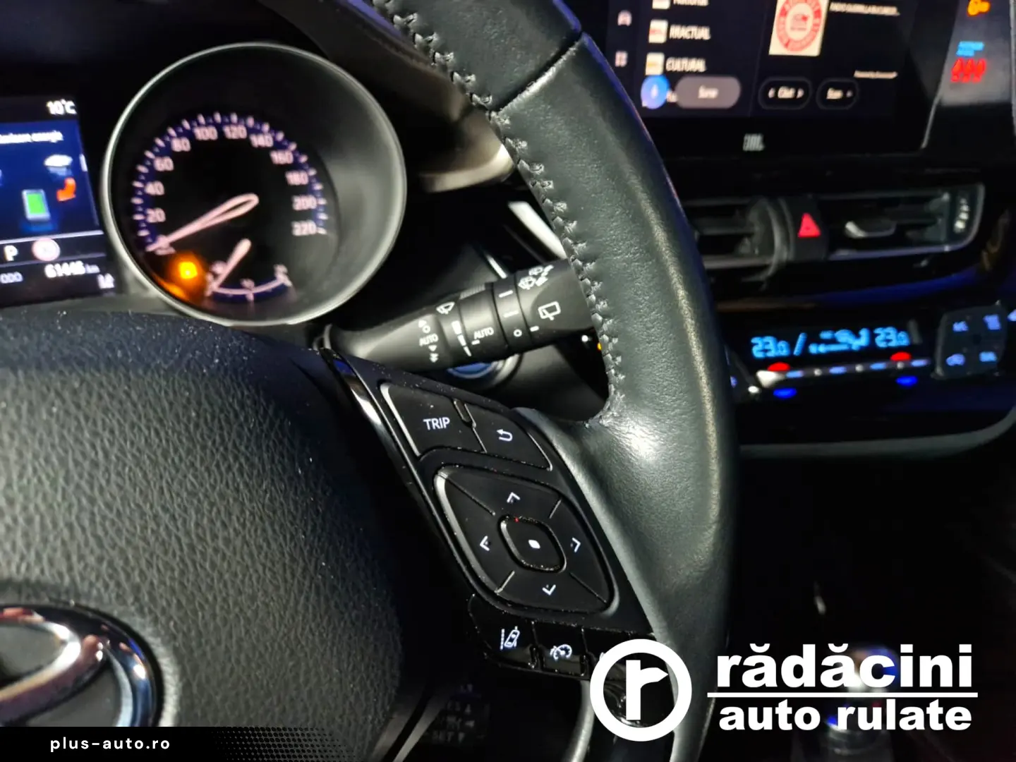 TOYOTA C-HR 2.0i HIBRID BI-TONE 152 CP